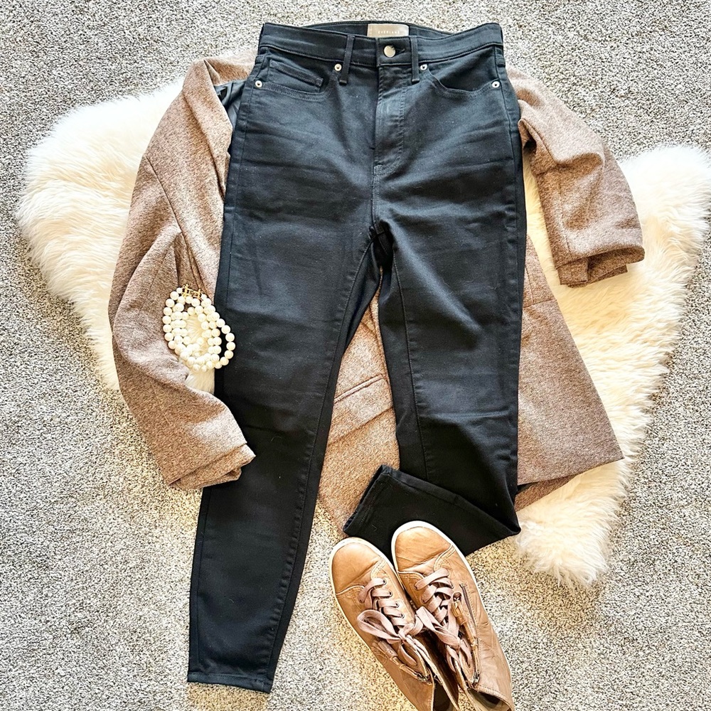 ✨EVERLANE the Way-High Skinny Jean in Blackest Black Denim Women’s Size 28 Crop✨
